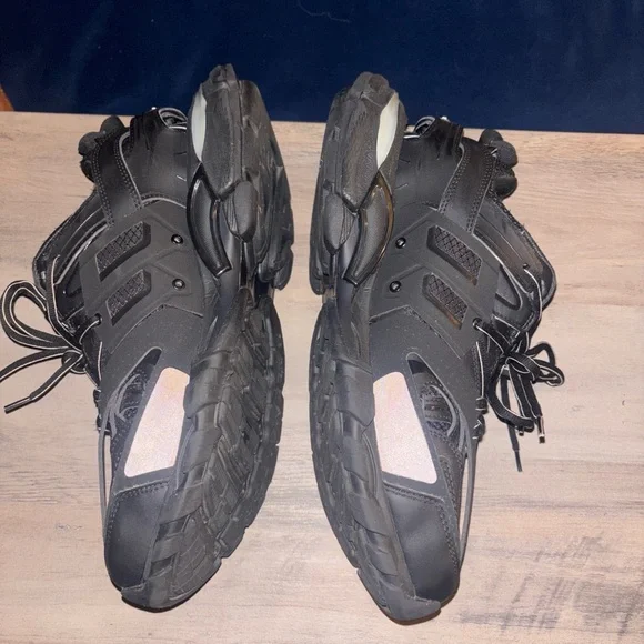 Balenciaga Black and White Sneakers - Picture 2 of 3